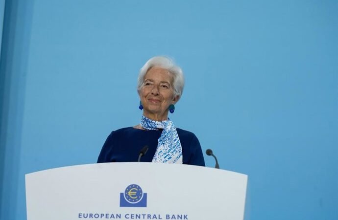 Lagarde advierte que las perspectivas de inflación en Europa podrían seguir aumentando