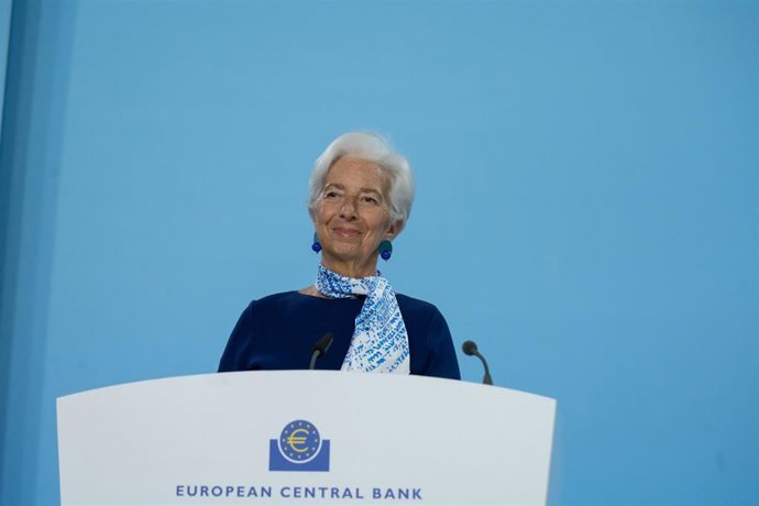 Lagarde advierte que las perspectivas de inflación en Europa podrían seguir aumentando