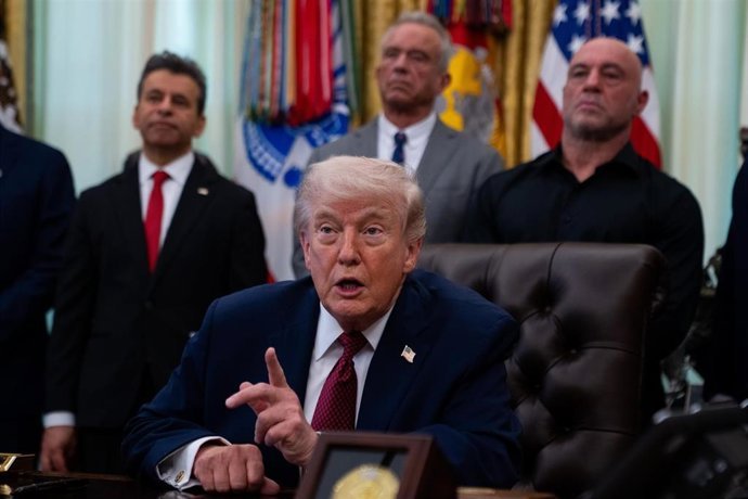 Trump confirma que Vance va a Pakistán y advierte a Irán sobre las negociaciones en curso