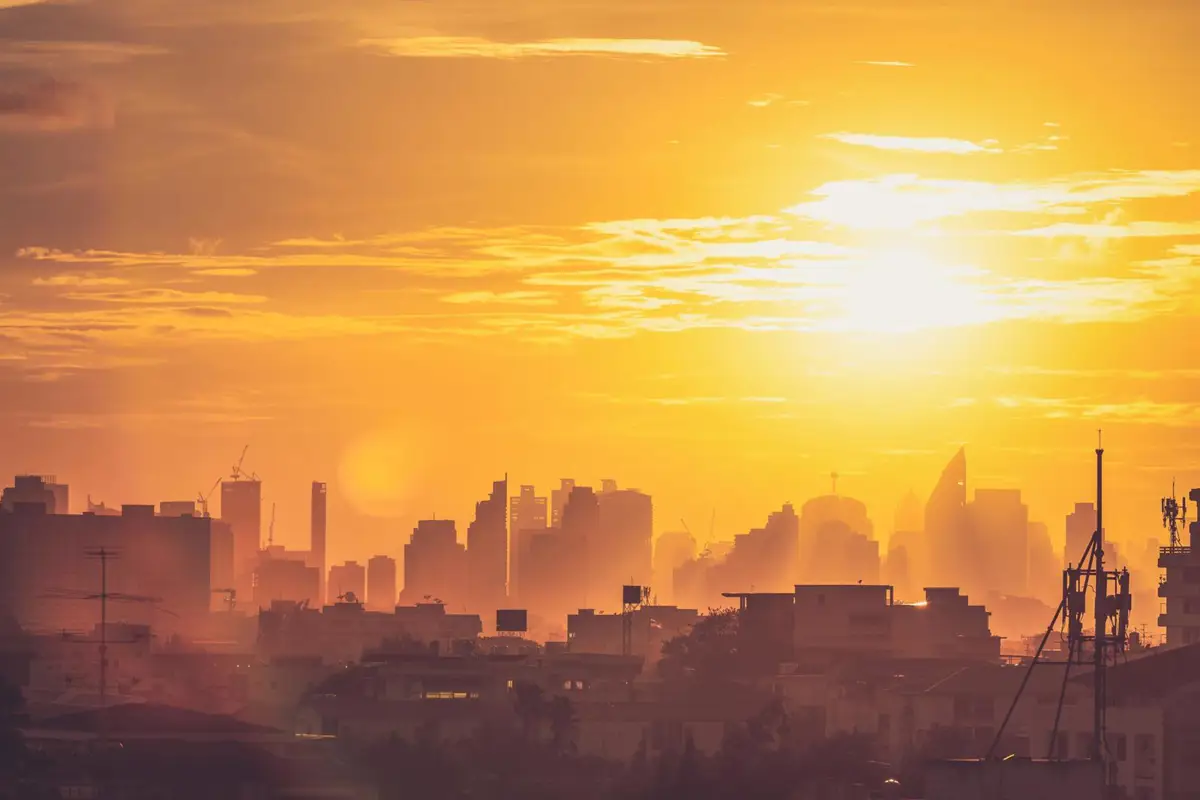 El calor extremo, el frío intenso y las lluvias intensas aumentan las enfermedades cardíacas en
