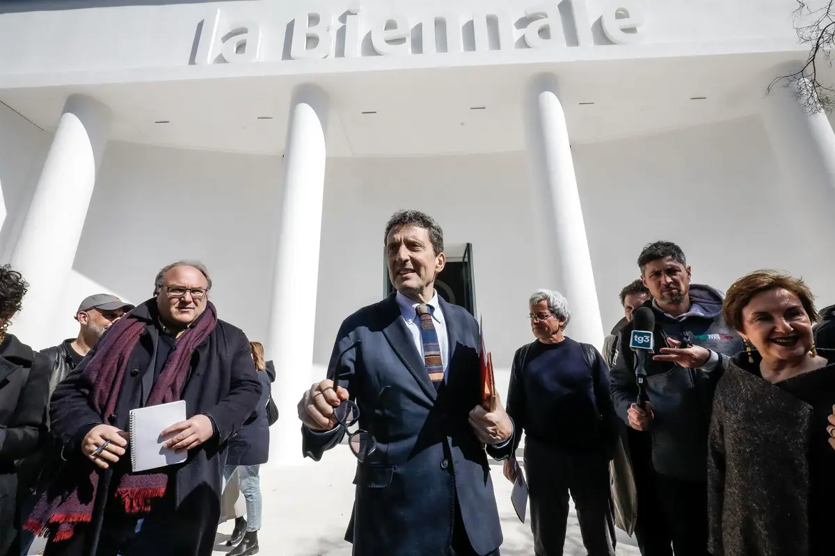Bruselas otorga 30 días a la Bienal de Venecia para justificar la participación de Rusia en el