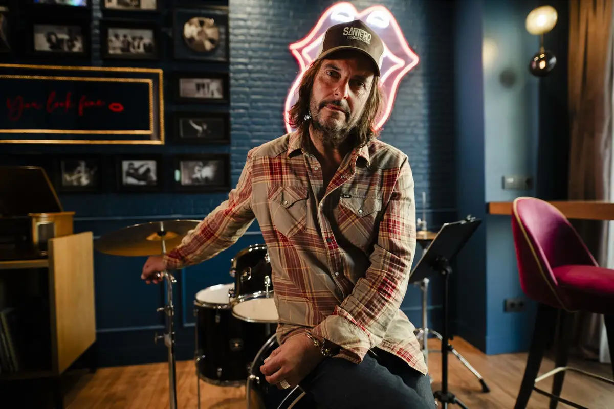 Todas las luces, el cuarto álbum de Santero y los Muchachos, presenta nuevas sonoridades para