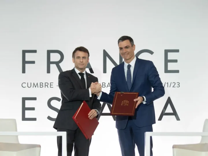 El Gobierno acuerda con Francia invitar a un ministro a reunión especial para salvar el Tratado de