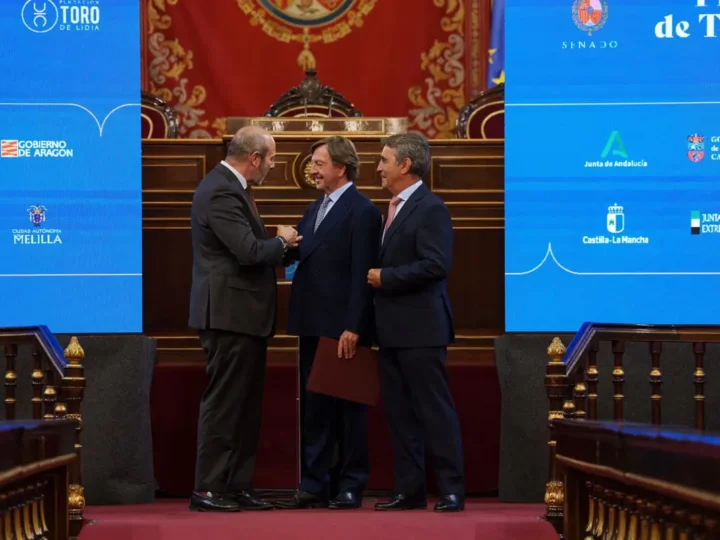 Curro Vázquez es galardonado en el Senado con el Premio Nacional de Tauromaquia: «Los jóvenes