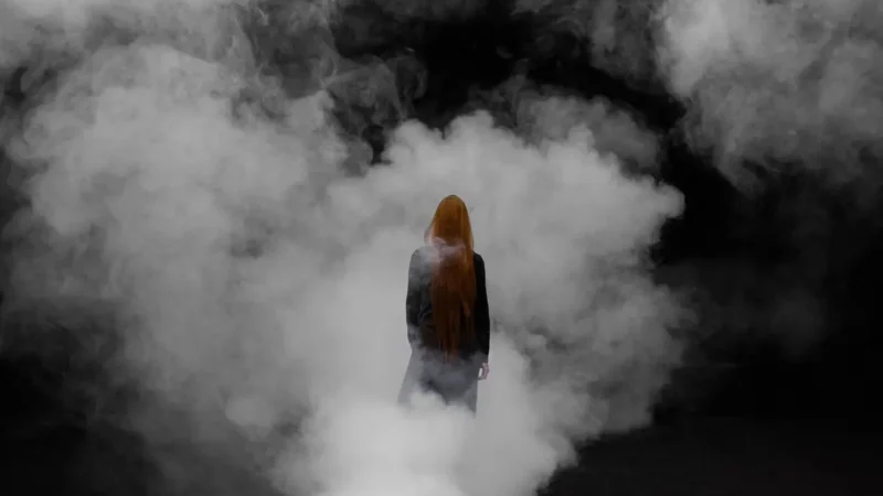 El CDN presenta «Tinieblas», una obra que explora la niebla como el principal elemento escénico