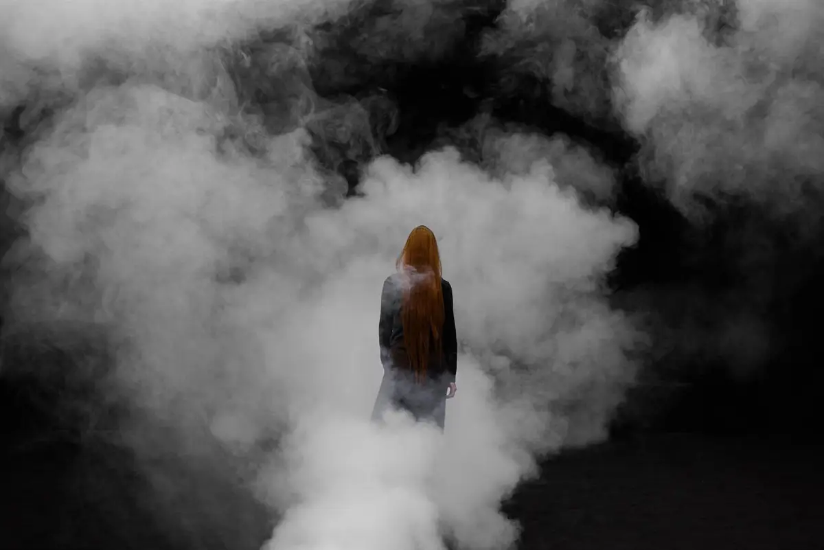 El CDN presenta «Tinieblas», una obra que explora la niebla como el principal elemento escénico