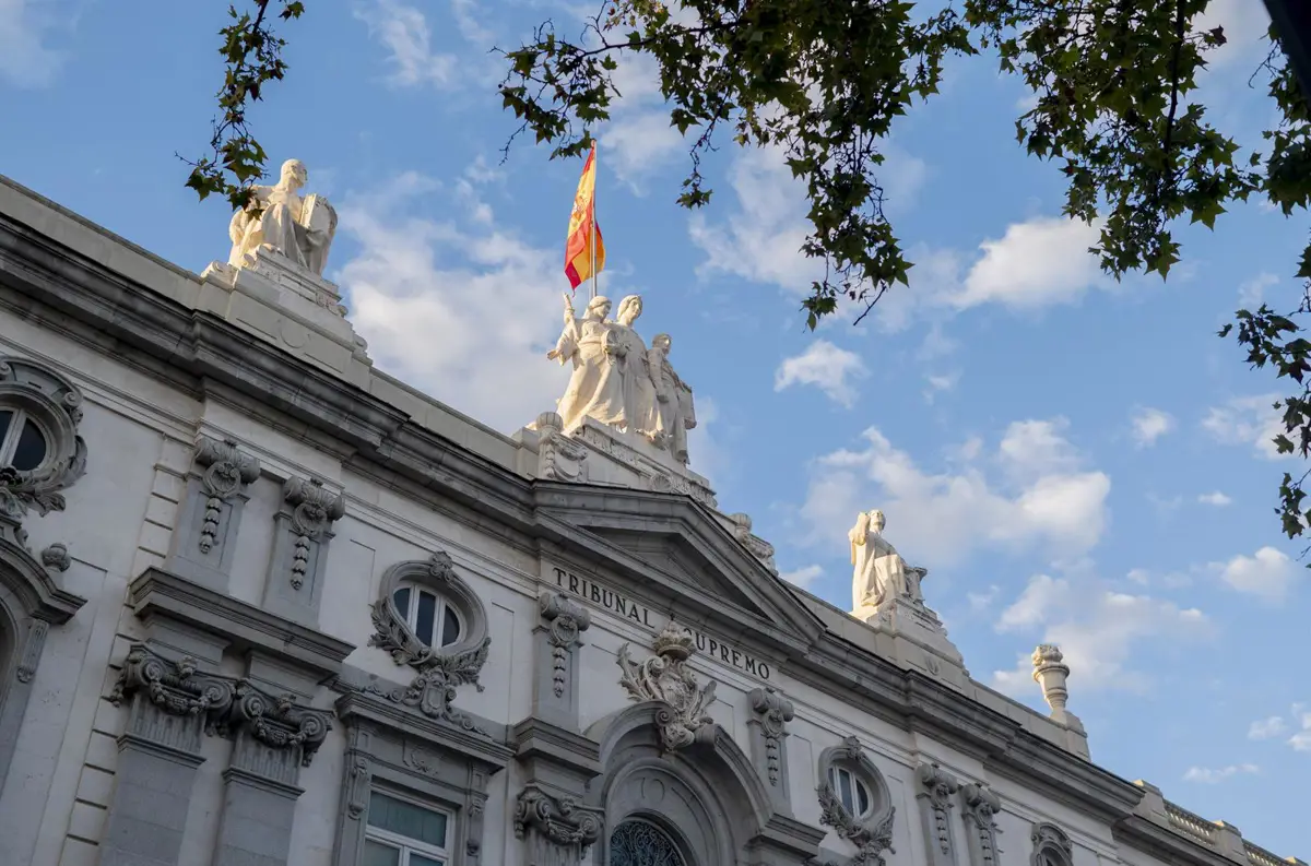 El Supremo examina el miércoles solicitudes para suspender la regularización de migrantes