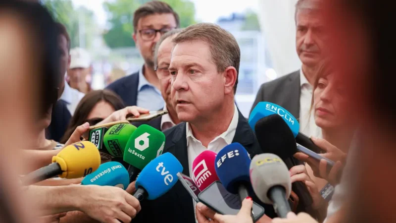 Page considera que este es el momento de mayor riesgo para el PSOE y solicita de nuevo elecciones