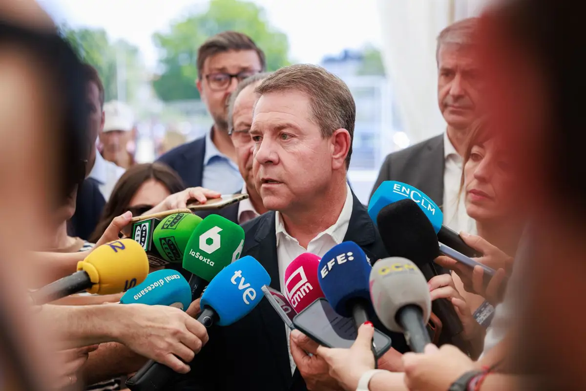 Page considera que este es el momento de mayor riesgo para el PSOE y solicita de nuevo elecciones