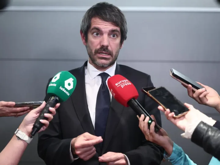 Urtasun destaca a Sumar que el PSOE debe proponer medidas de regeneración efectivas