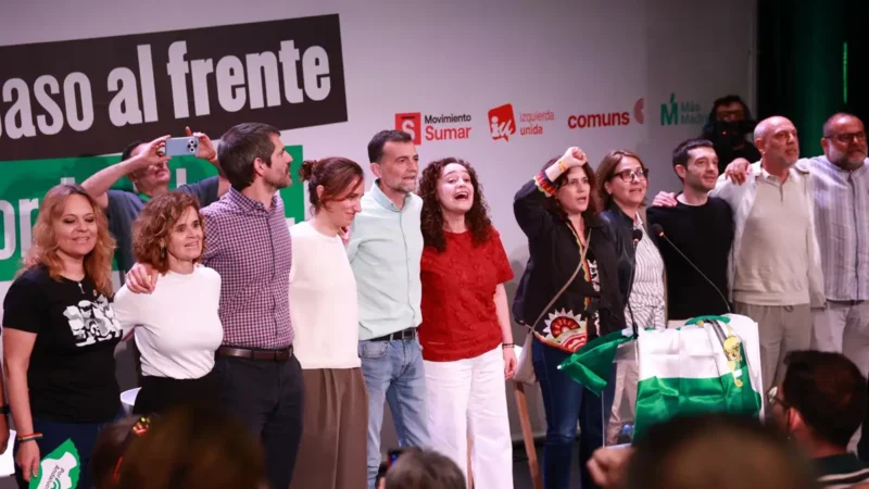 Sectores de Sumar consideran que la falta de liderazgo se refleja en la crisis del PSOE. Feijóo se